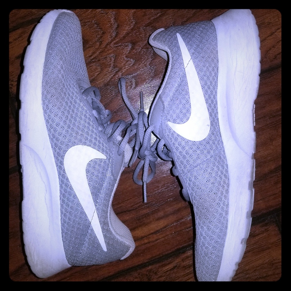 Nike Tanjun Womens Shoes
